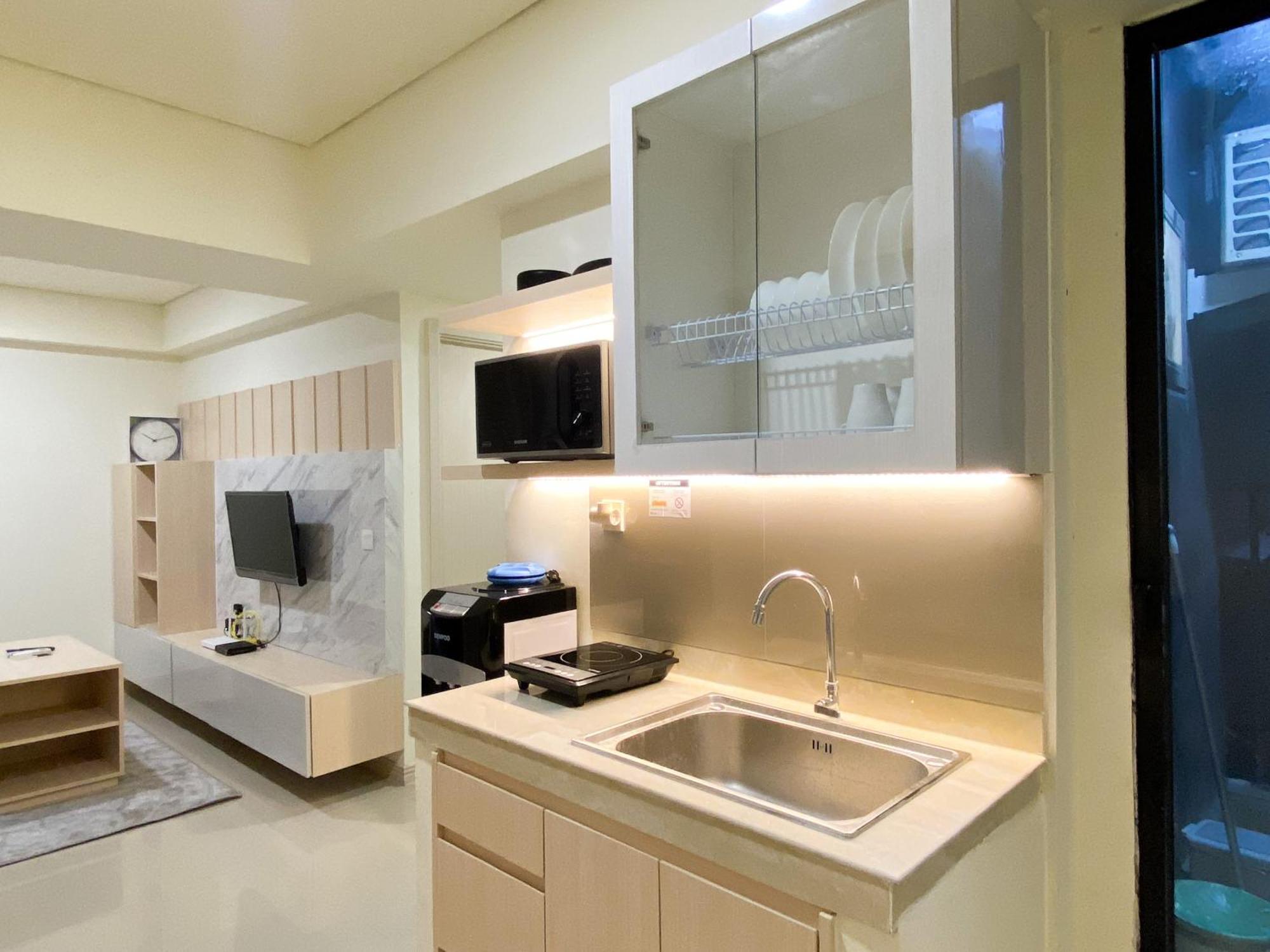 Best Homey And Modern 2Br At Meikarta Apartment By Travelio Cikarang Bagian luar foto